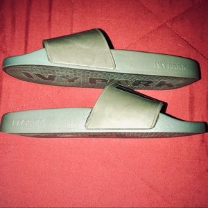IVY PARK Shoes - Ivy Park Logo Slides 🚩 IVY PARK Shoes - Ivy Park Logo Slides 🚩